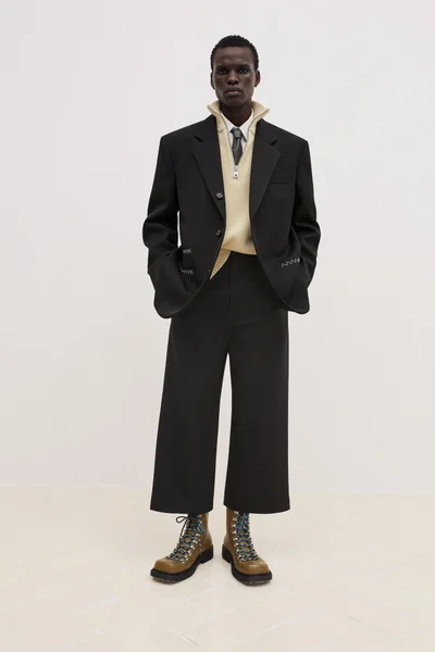 Look 16